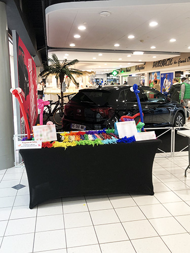 Animation operation commerciale jeux concour galerie marchande animateur présentateur magicien ballon manche calvados